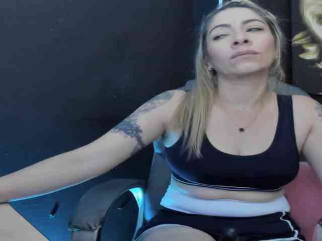 viktoria-davis webcam