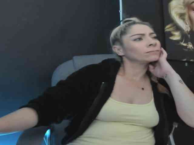 viktoria-davis webcam