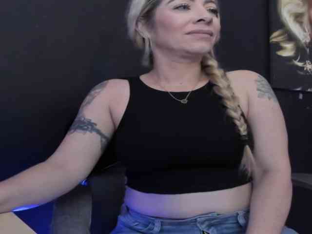 viktoria-davis webcam