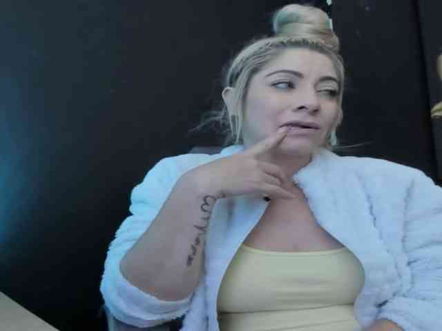 viktoria-davis webcam