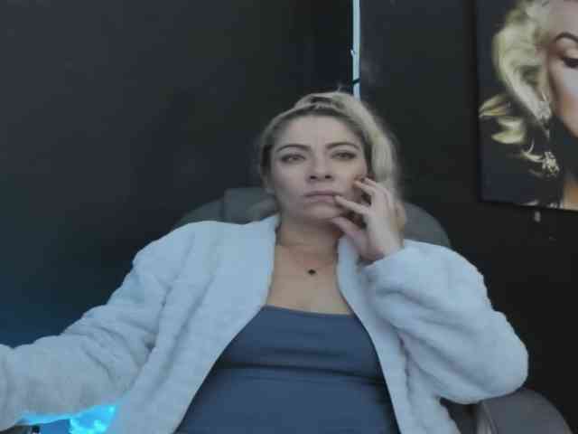 viktoria-davis webcam