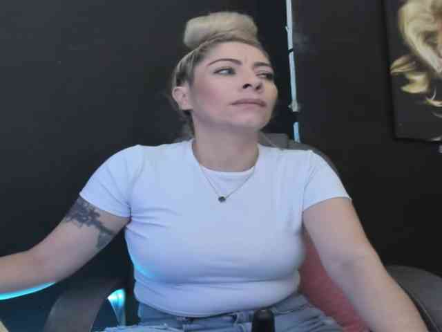 viktoria-davis webcam