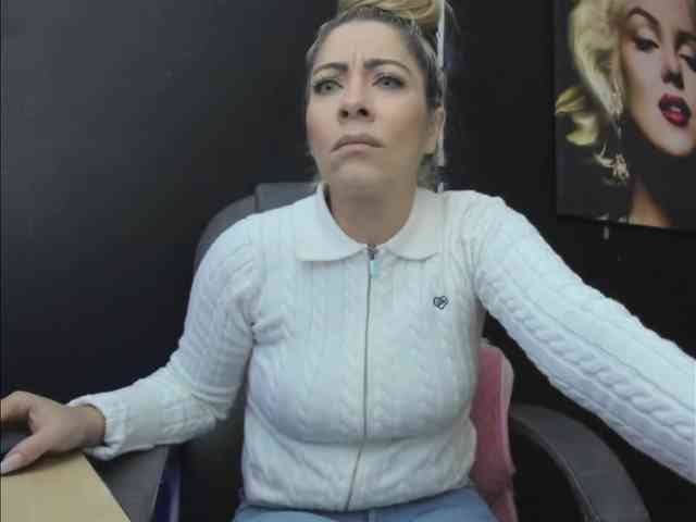 viktoria-davis webcam