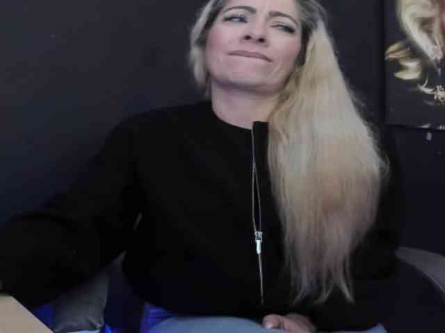 viktoria-davis webcam