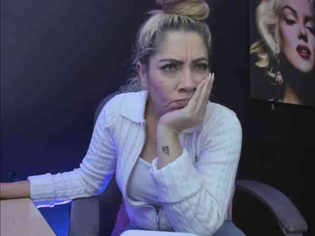 viktoria-davis webcam