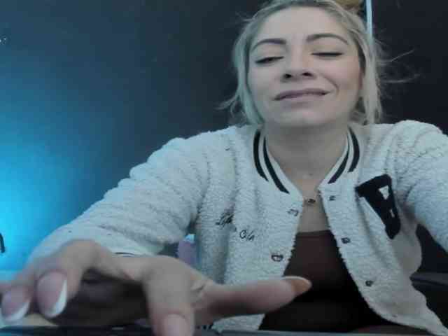 viktoria-davis webcam