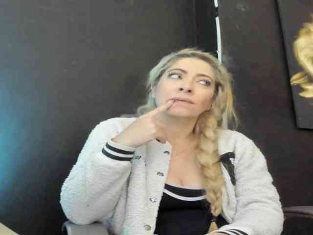 viktoria-davis webcam