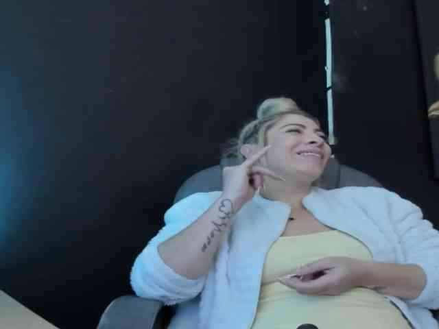 viktoria-davis webcam