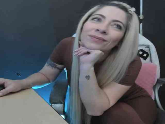 viktoria-davis webcam