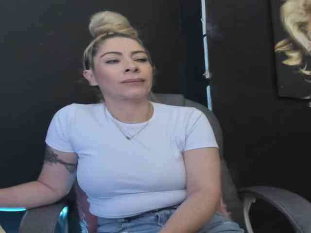 viktoria-davis webcam