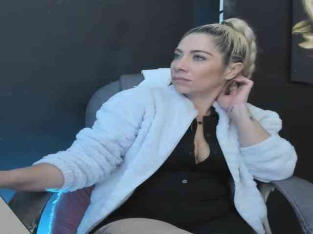 viktoria-davis webcam