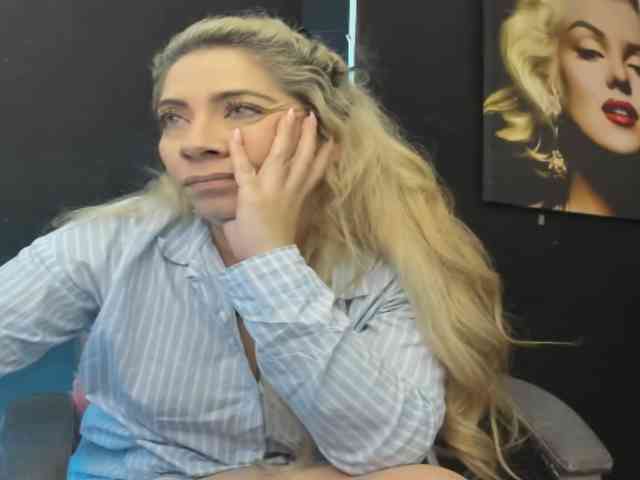 viktoria-davis webcam