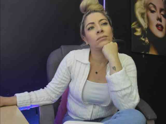 viktoria-davis webcam