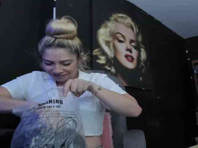 viktoria-davis webcam