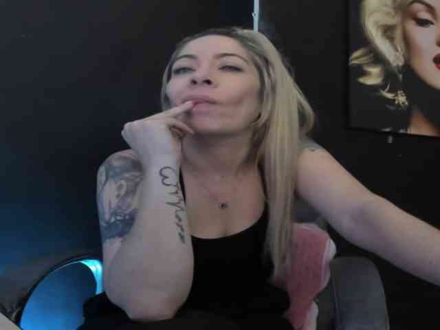 viktoria-davis webcam