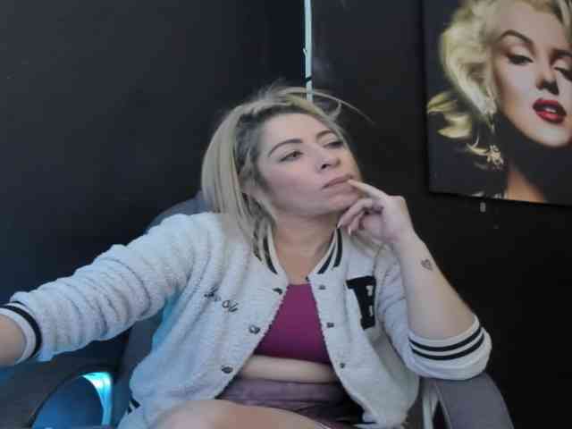 viktoria-davis Live Webcam on BongaCams