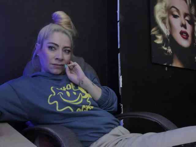 viktoria-davis webcam