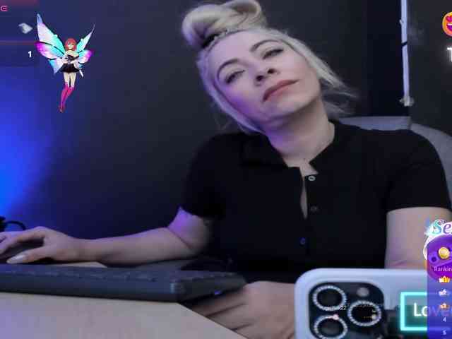 viktoria-davis viktoria-davis