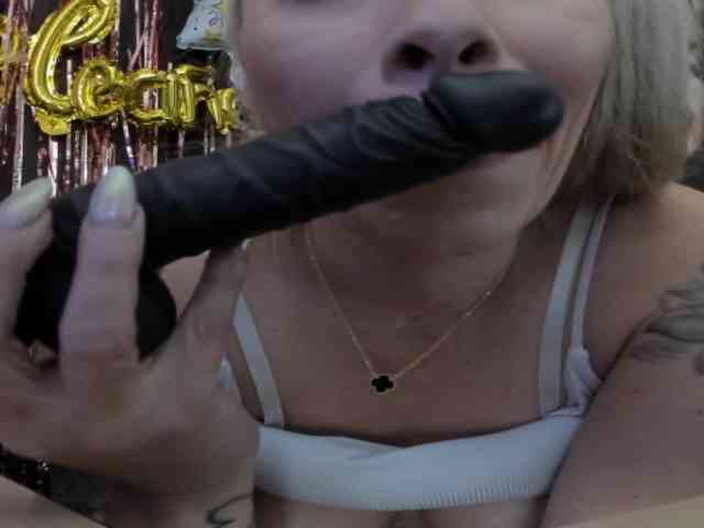 viktoria-davis viktoria-davis