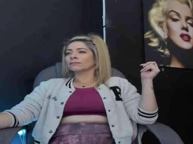 viktoria-davis Live Webcam on BongaCams