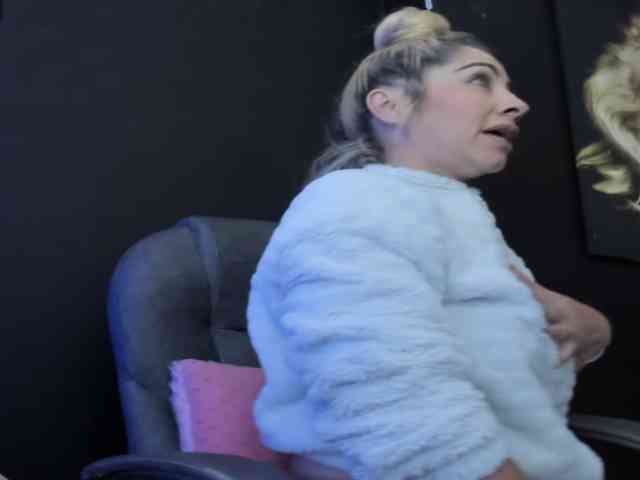 viktoria-davis viktoria-davis