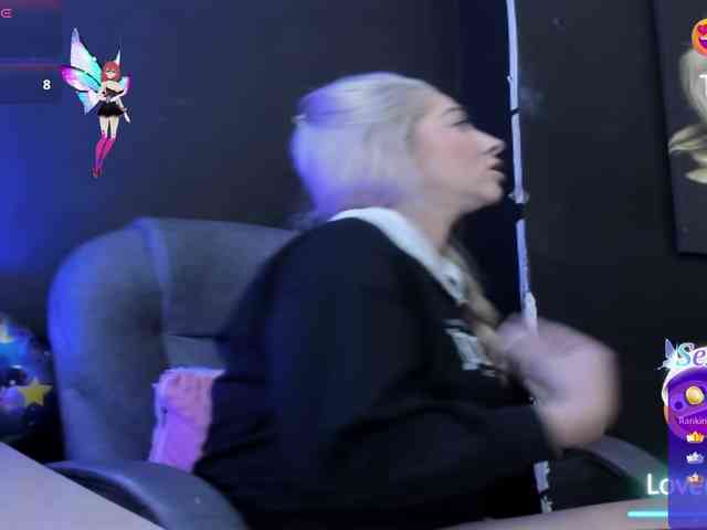 viktoria-davis viktoria-davis