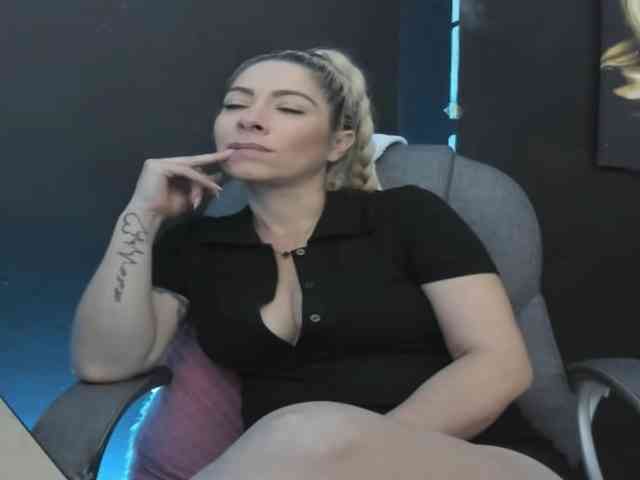 viktoria-davis webcam