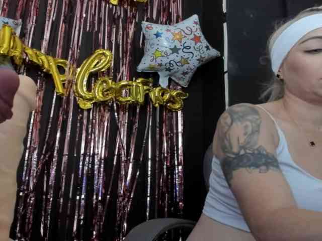 viktoria-davis viktoria-davis