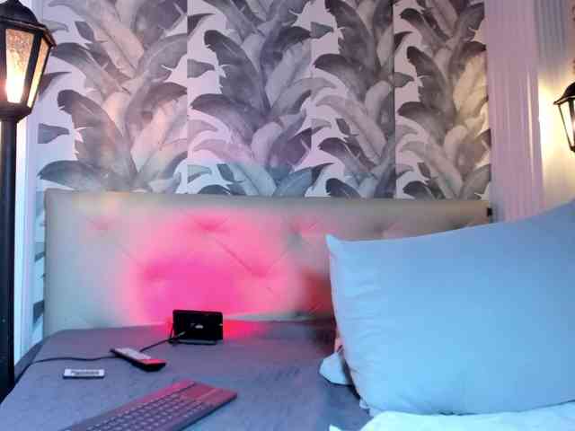 viktoria-davis webcam