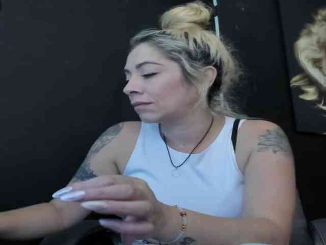 viktoria-davis webcam