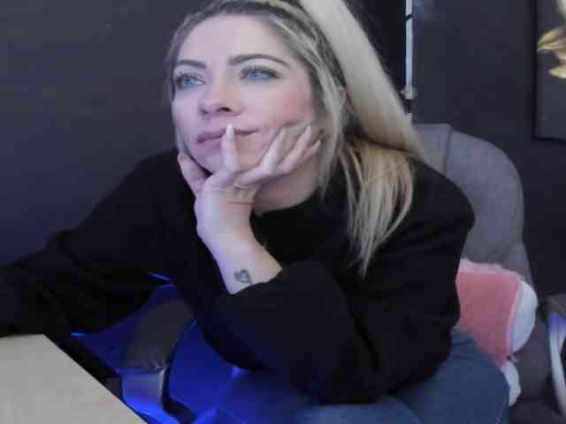 viktoria-davis webcam