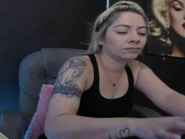 viktoria-davis webcam