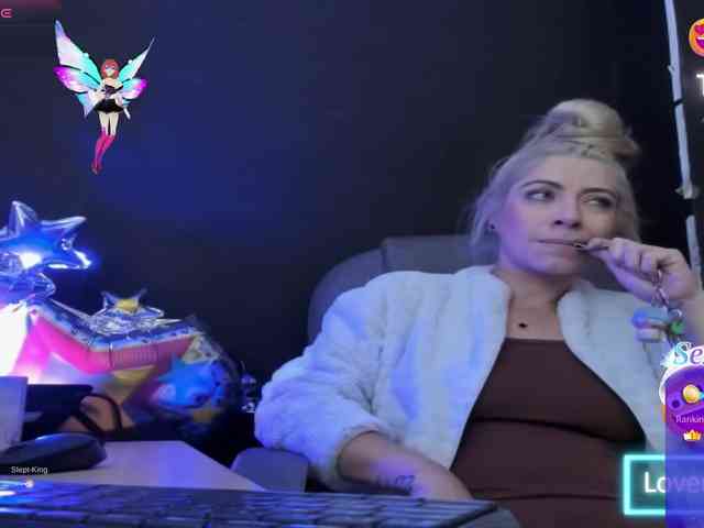 viktoria-davis viktoria-davis