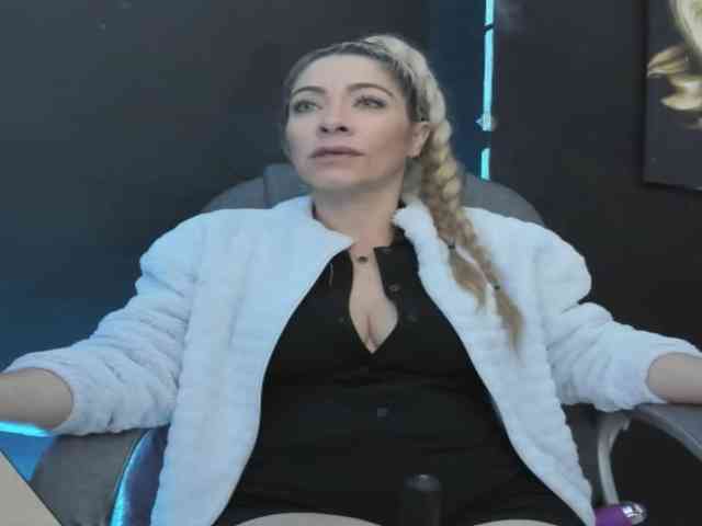 viktoria-davis webcam