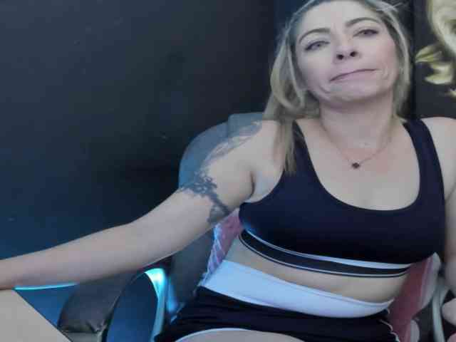 viktoria-davis webcam