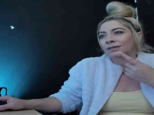 viktoria-davis webcam