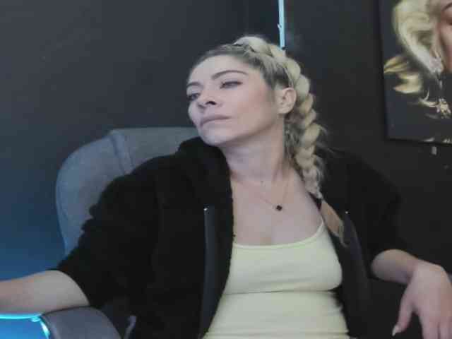viktoria-davis webcam