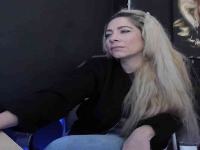 viktoria-davis webcam