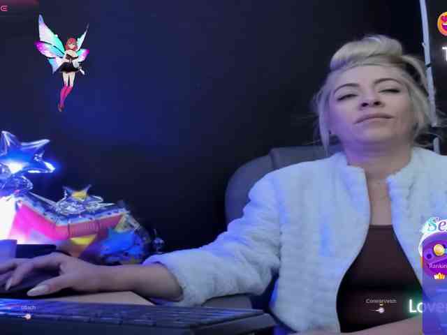 viktoria-davis viktoria-davis