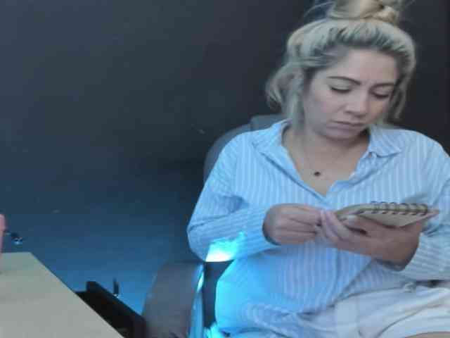 viktoria-davis webcam