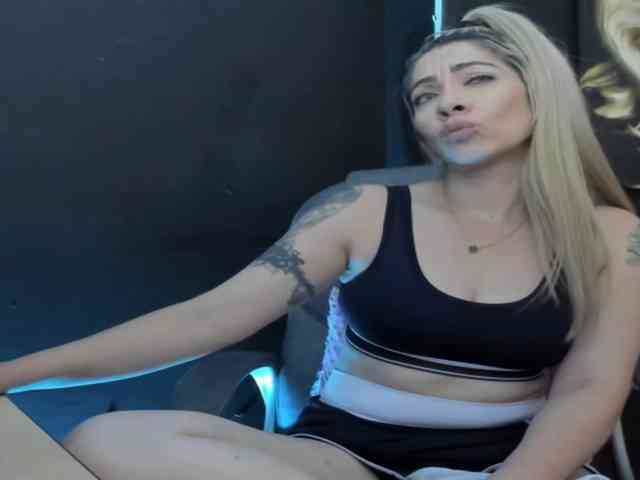 viktoria-davis webcam