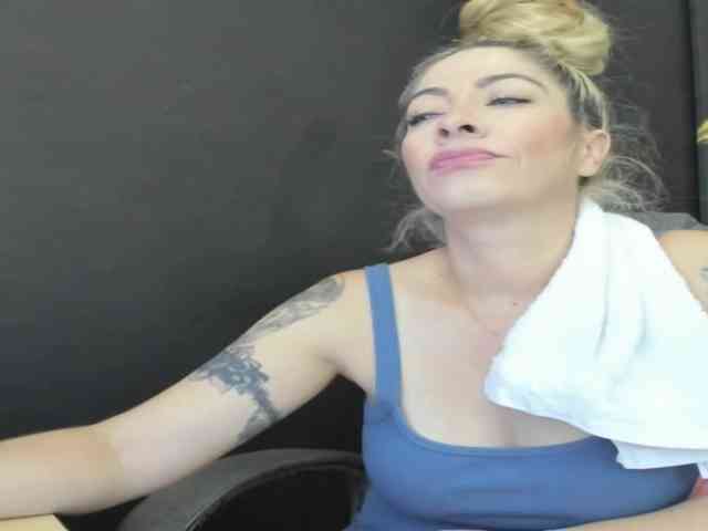 viktoria-davis webcam