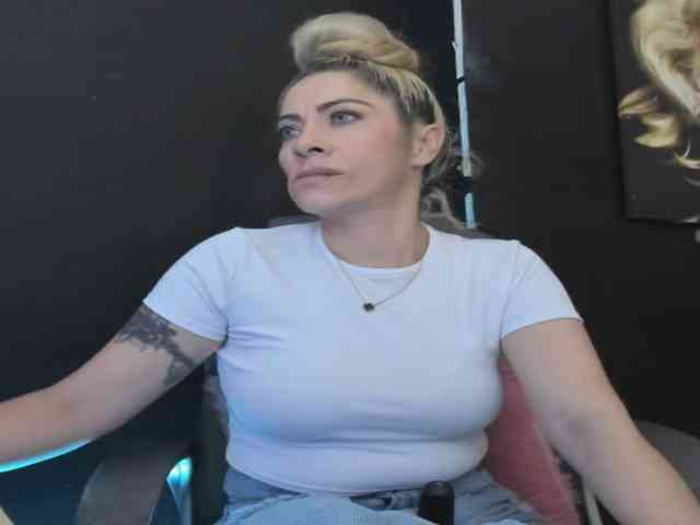 viktoria-davis webcam