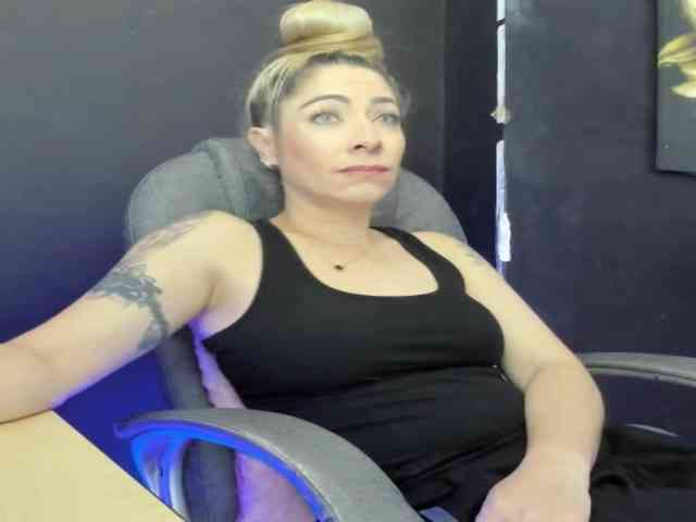 viktoria-davis webcam