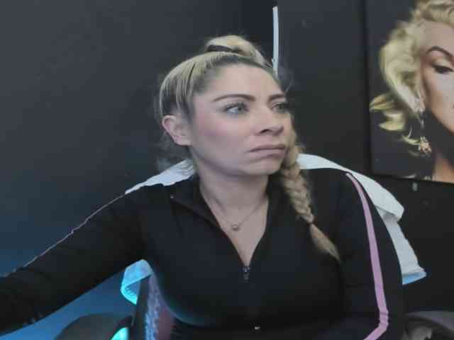 viktoria-davis webcam