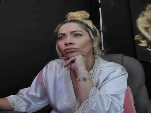 viktoria-davis webcam