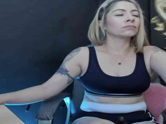 viktoria-davis webcam