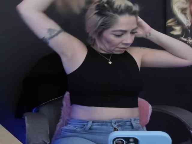 viktoria-davis viktoria-davis