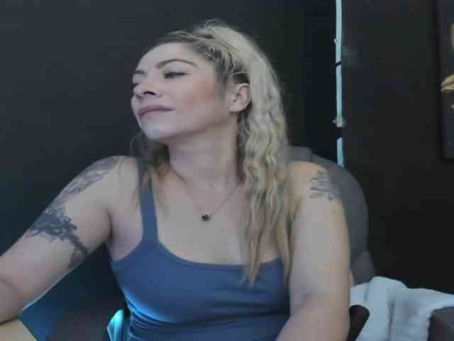 viktoria-davis webcam