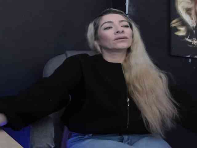 viktoria-davis webcam